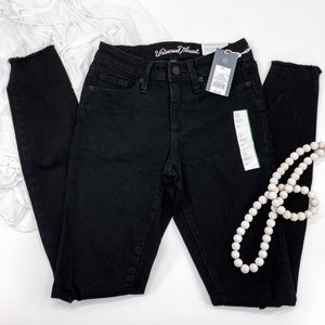 UNIVERSAL THREAD MID RISE SKINNY BLACK JEANS SIZE 00